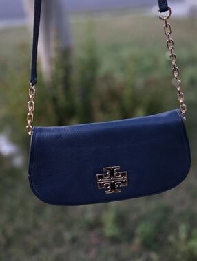 Tory Burch Britten Crossbody Navy Pebbled Leather Gold Chain